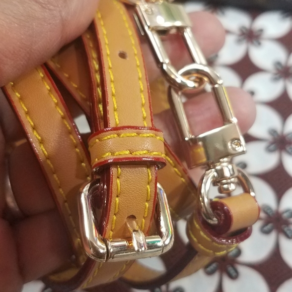Vachetta Crossbody Leather Straps - Picture 4 of 16